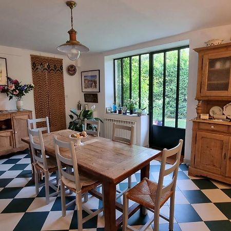 Les Tournesols Bed & Breakfast Mallemort Exterior photo