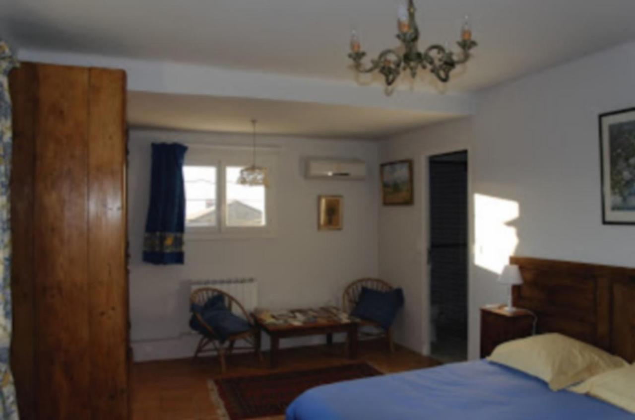 Les Tournesols Bed & Breakfast Mallemort Exterior photo