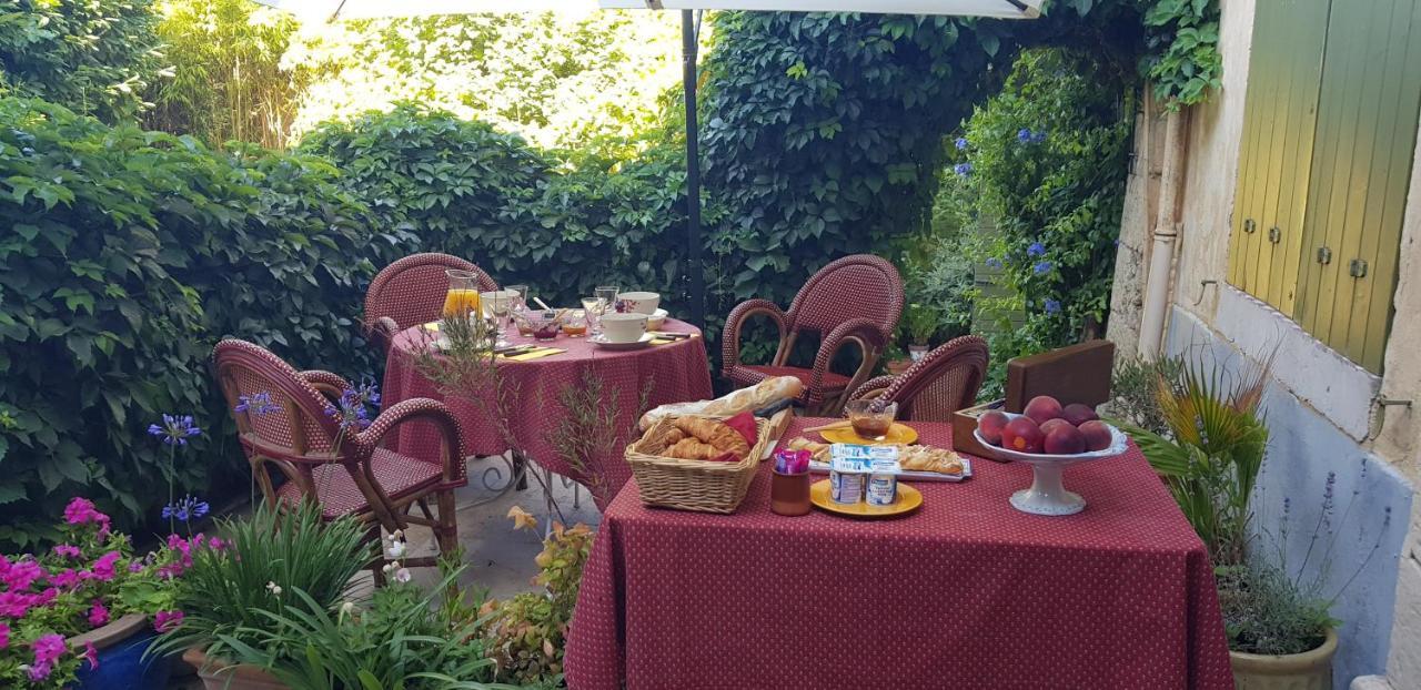 Les Tournesols Bed & Breakfast Mallemort Exterior photo