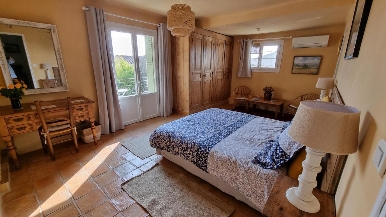 Les Tournesols Bed & Breakfast Mallemort Exterior photo