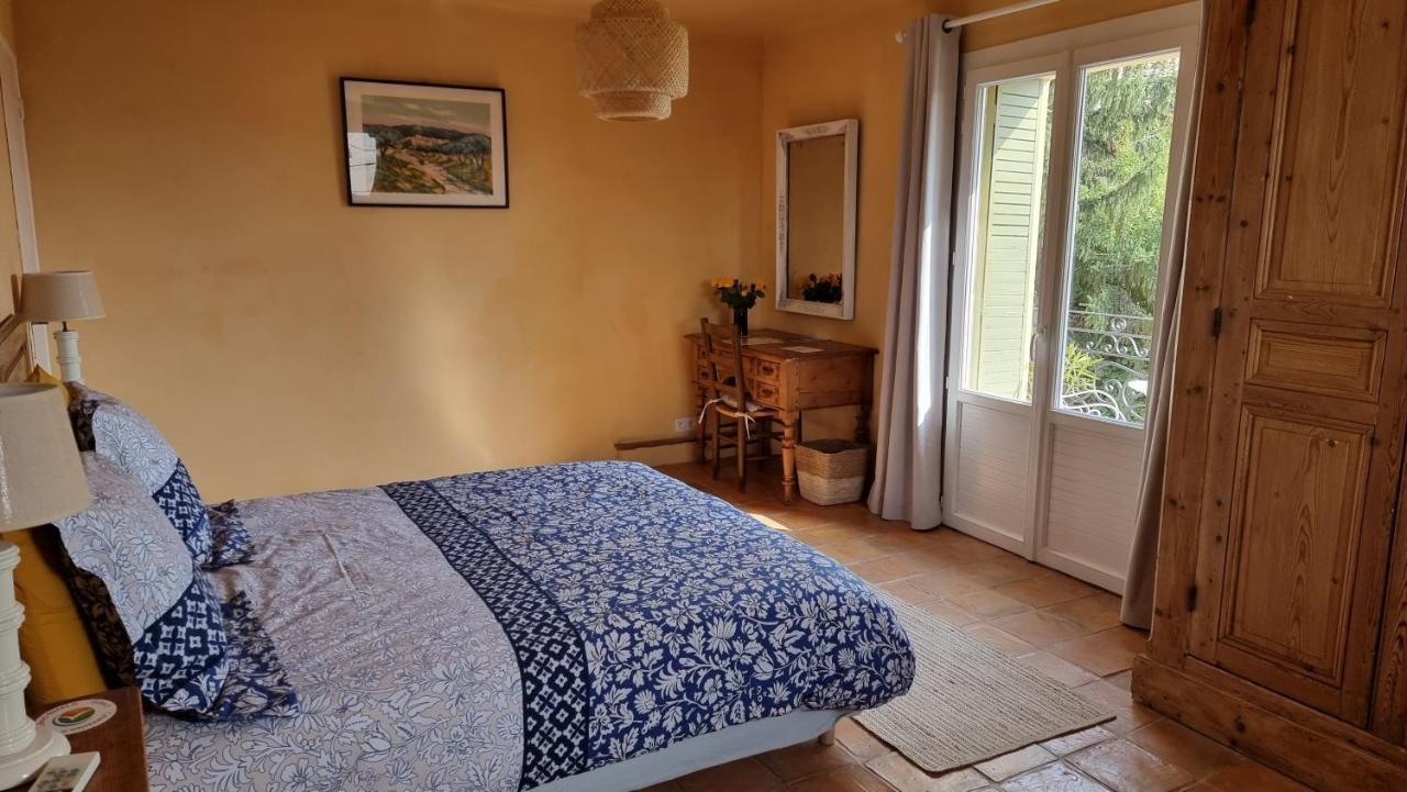 Les Tournesols Bed & Breakfast Mallemort Exterior photo